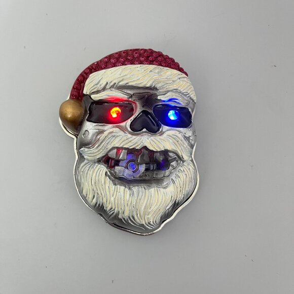 Santa Skull Belt Buckle With LED Lights and Sound - Picture 2 of 3